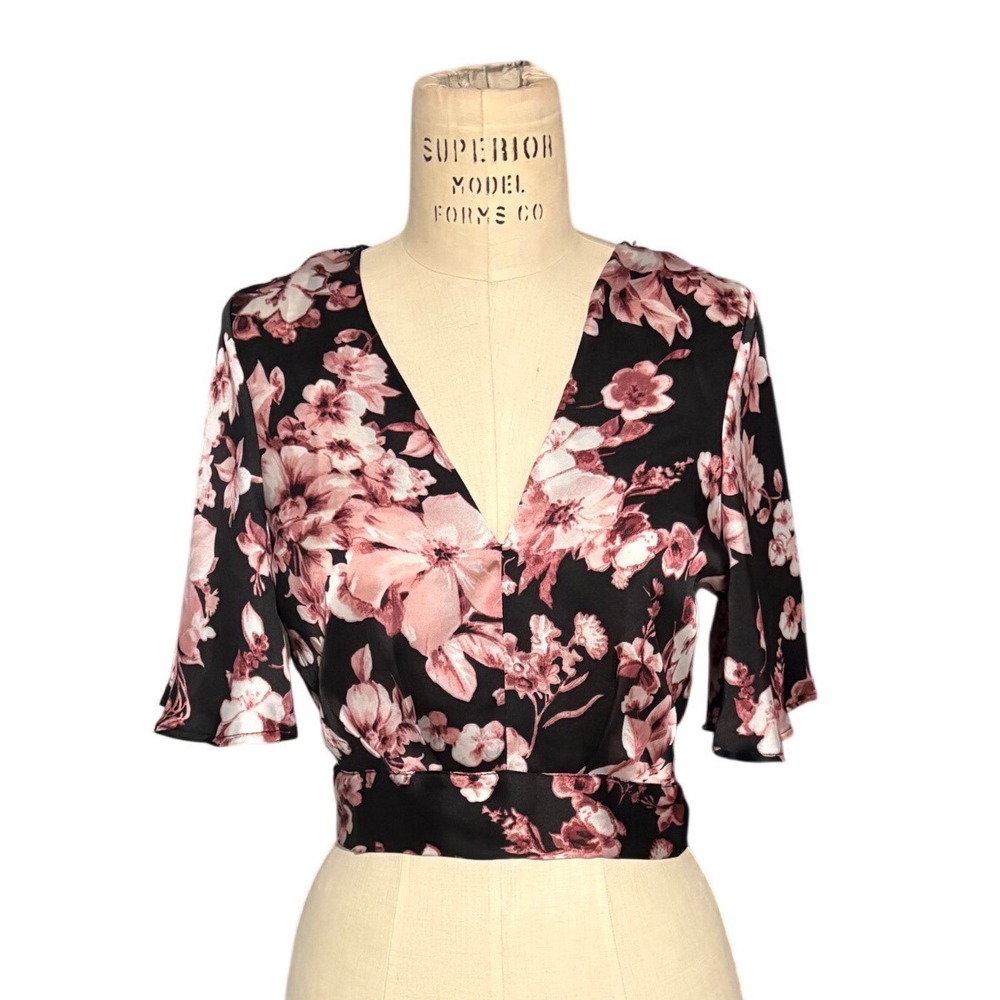 Black Pink Floral Satin Open Back Tie Crop Top Short Flutter Sleeve Small